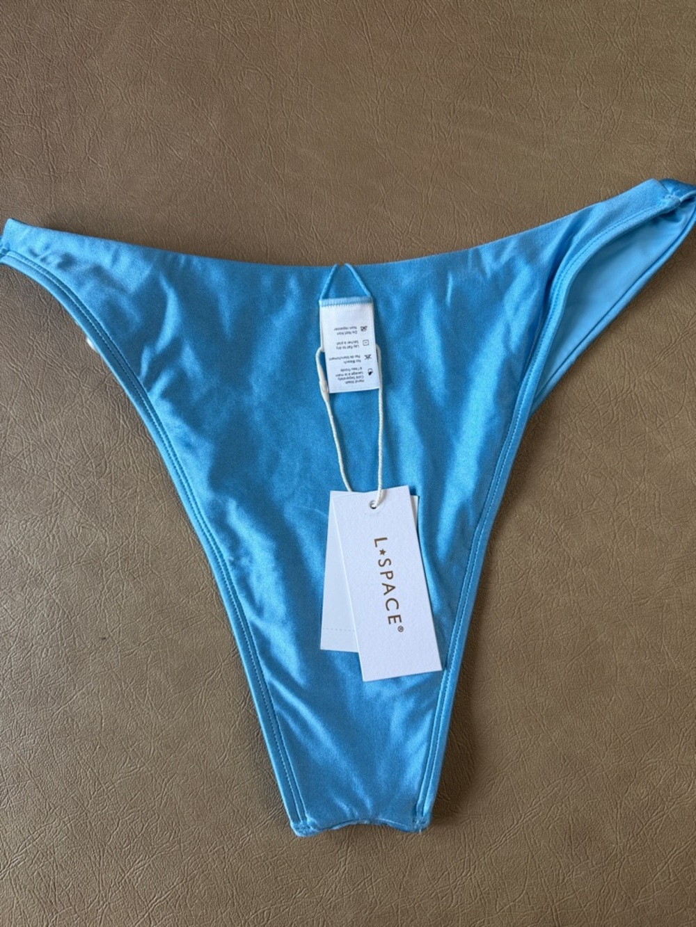 BNWT L*Space Stella Rose Appliqué Bikini - Picture 6 of 12